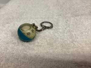 llavero antiguo plástico era vintage brújula forma bola Japón - Imagen 1 de 4