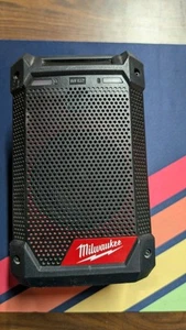 Milwaukee 2951-20 M12 Radio/Bluetooth Speaker plus Built In Charger - Zdjęcie 1 z 5