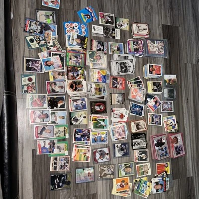 BULK 500+ Sports Cards Lots!! Baseball some basketball and football 1980 to 2000 - Image 1 of 4