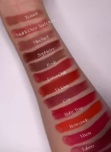 Lápiz labial MAC Cosmetics Locked Kiss 24 horas elige 1 nuevo en caja auténtico - Imagen 1 de 1