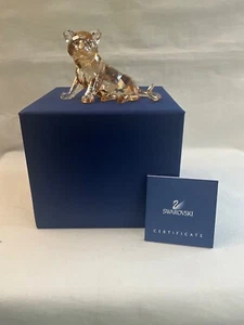 Swarovski Kristall Tigerjunges sitzend #1016678 Echtheitszertifikat innere & äußere Schachteln - Bild 1 von 10