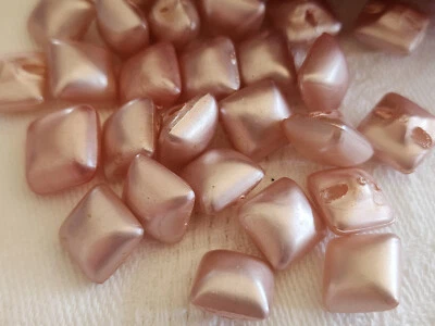 Lot 15 mini boutons vintage rose nacrés plastique pied carré 0,9 cm ref 683 - Bild 1 von 3