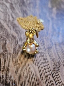 JOAN RIVERS bunny rabbit faux pearls & pink rhinestones eyes gold necklace 30" - Picture 1 of 5