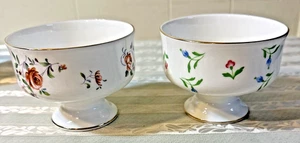 Royal Victoria 2 Diff Blumenmuster Dessert Fine Bone China England Goldrand - Bild 1 von 6