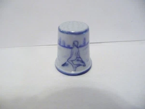 THIMBLE  PORCELAIN HANDPAINTED HURLEY SIGNED "LITTLE MERMAID" RARE - Picture 1 of 5