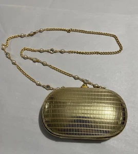 Bolso sin asas St John metálico dorado y correa de cadena - Imagen 1 de 13