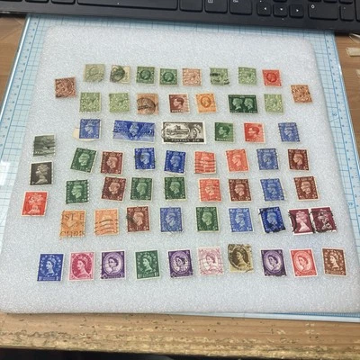 60 Б/У гашеных антикварных королевских марок Великобритании, 1865–1985 гг.; ВЫГОДНАЯ СДЕЛКА — ВИД - Изображение 1 из 4