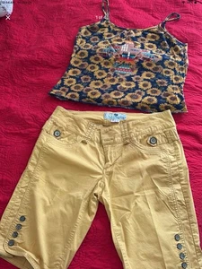 Bermuda Short Größe 7 goldfarben mit Sonnenblumen Tanktop Set Posten - Bild 1 von 4