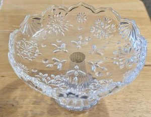Mikasa Snowflake Holiday Classics piatto composto caramelle in vetro 6,5" smerlato in ottime condizioni - Foto 1 di 5