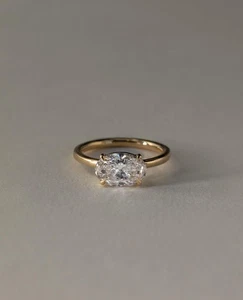Anello Moissanite Taglio Ovale Est Ovest Oro 14K Fede Nuziale per Sposa, Regalo per Lei - Foto 1 di 4