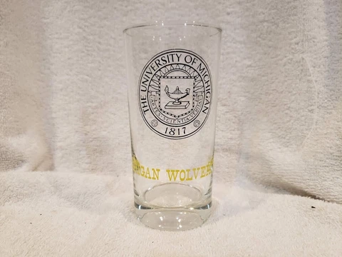 BEAUTIFUL 1960's University of Michigan Wolverines Tall Glass Tumbler, MINT! Cover