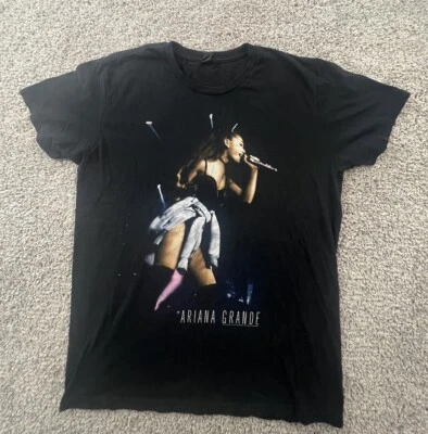 Ariana Grande 2016 Tour Concert Artist Band T-Shirt Womens Size Medium - Image 1 of 4