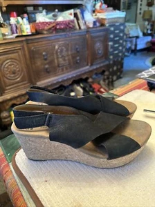 Clarks Collection Women’s Black Leather-Like Criss Cross Wedge Cork Sandals 9.5 - Picture 1 of 16
