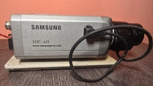 Cámara CCTV color día y noche Samsung SDC-415 con lente de 3,5-8 mm SDC-415NA - Imagen 1 de 5