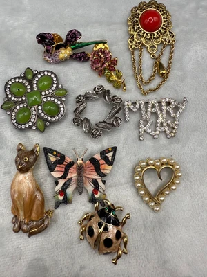 Vintage Modern Brooch Lot Figural Enamel Rhinestone Butterfly - Image 1 of 4
