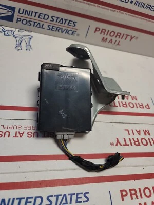 Unidad de módulo de control del ventilador de refrigeración Toyota Camry Lexus ES300 1992-1996 89257-33030 Foto 1 de 4