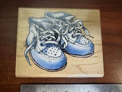 Stampendous ~ Zapatos de bebé V004 ~ Sello de goma A6 Foto 1 de 3