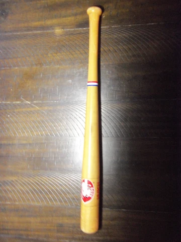 VINTAGE CINCINNATI REDS WOOD BASEBALL BAT HUTCH MAJOR LEAGUE CLASSICS 24" LONG Cover