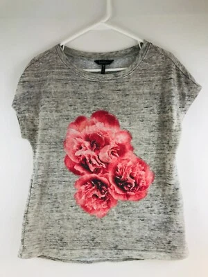Camiseta para mujer Nicole Miller talla mediana gris manga gorra estampado floral rosa Foto 1 de 4