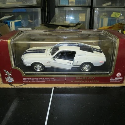 Envío rápido Road Legends 1:18 blanco fundido a presión Shelby GT-500KR # 92168 Foto 1 de 4