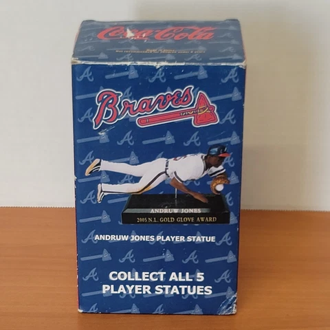 Andruw Jones  Atlanta Braves Baseball Coca Cola 2005 Gold Glove Player Statue Cover