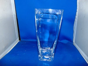 9 1/4"" x 3 7/8"" KRISTALLKLAR QUADRATISCH GLAS BLUMENVASE - Bild 1 von 4
