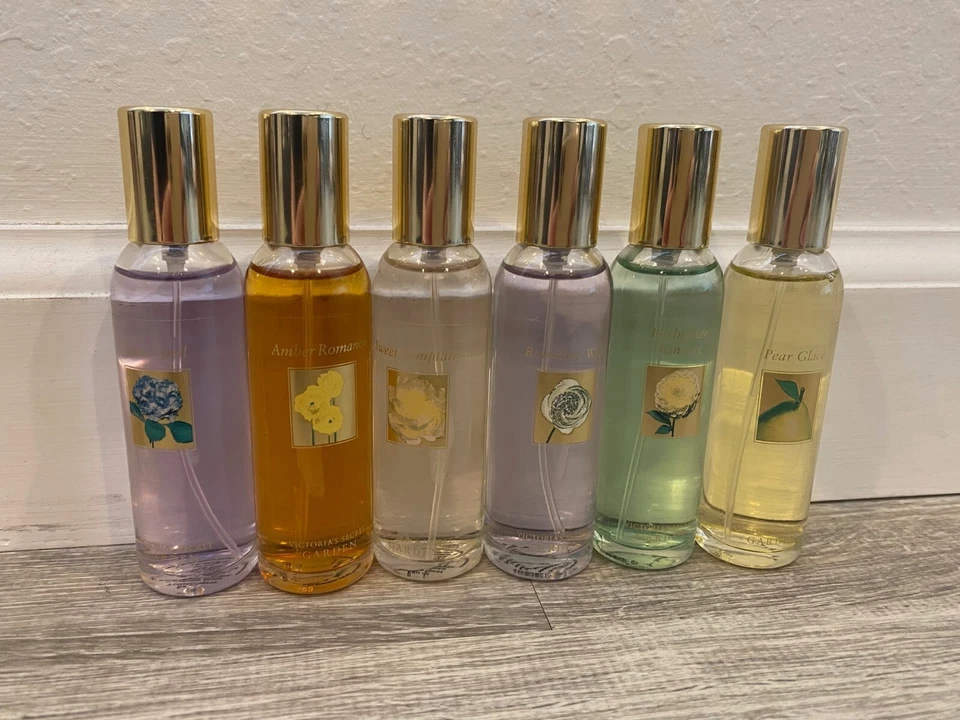 维多利亚的秘密淡香水喷雾套装 6 件爱情拼写浪漫梨甜琥珀 — 第 1/1 张图片