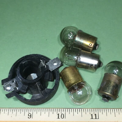 VOLVO 240 244 245 260 BOMBILLA TRASERA ENCHUFE OEM FRANCIA Y JUEGO DE BOMBILLAS CP4 5W Foto 1 de 4