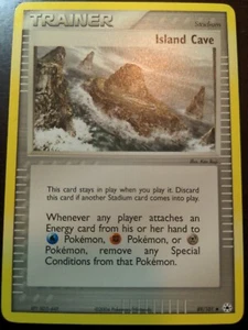 Isola Cave 89/101 EX Leggende Nascoste Pokemon Carta Collezionabile - NM - Foto 1 di 2