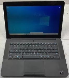 Razer Blade RZ09-01652E22 14" i7-6700HQ 16GB RAM 256GB SSD GTX 970m Win 10 Pro - Imagen 1 de 9