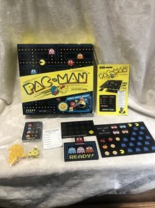 Buffalo Games - PAC-MAN: The Board Game (con auténticos sonidos arcade) - Imagen 1 de 7