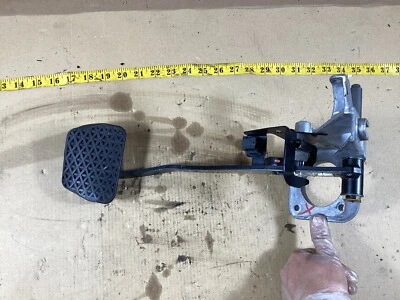 2004 - 2010 BMW X3 E83 BRAKE PEDAL ASSEMBLY W/ PAD-COMPLETE 2229128 OEM . - Image 1 of 4