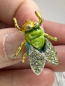 Bee Green Enamel Clear Rhinestones Vintage Bi-Metal Brooch Pin M-4969* - Picture 1 of 4