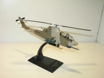 Altaya Elicottero Militare Cobra Bell AH1F Militare USA Nuovo Scatola - Immagine 1 di 4