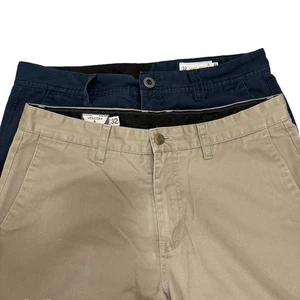 Volcom Herren Chino Hosen Paket 2 - Khaki & Marineblau Größe 32 Straight Fit - Bild 1 von 11