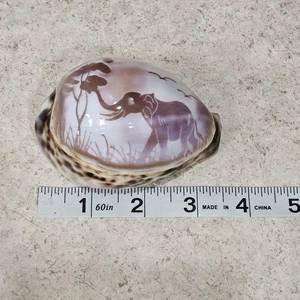 3.5" LONG CARVED COWRIE SHELL AFRICAN ELEPHANT TREE ART SOUVENIR - Picture 1 of 5