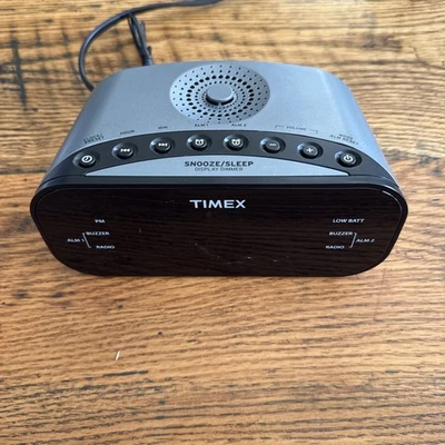 TIMEX AM/FM Dual Alarm Clock Radio T231Y- With Great Features Tested & Working - Image 1 of 4