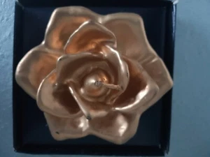 Creative candle - Large rose shaped gold floating candle - Picture 1 of 2