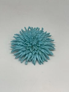 Vintage Turquoise Plastic/Celluloid Chrysanthemum Flower Brooch Pin - Picture 1 of 5