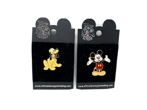 Disney Pin Trading Pluto Tongue Out Blue Collar Mickey Hands Stretched Out Pins - Picture 1 of 4