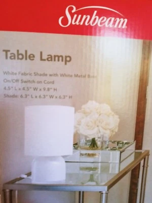 Lámpara de mesa Energy Star blanca Sunbeam bombilla LED incluida alquitrán talones equipo Foto 1 de 3