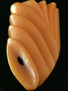 Tief geschnitzter Butterscotch Bakelit Kleid Schal Shirt Clip 40er Jahre schön Vintage - Bild 1 von 12
