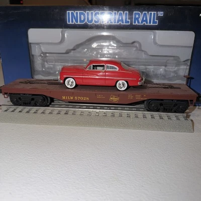 Atlas O Gauge Milwaukee Road Flat Car W/ Automobile Industrial Rail #1004202-2 - Image 1 of 4