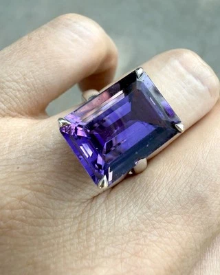 Anillo Tiffany & Co Plata Esterlina Púrpura Amatista Piedras Preciosas Brillante Esmeralda LEER Foto 1 de 4