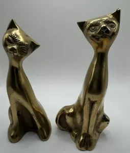 Coppia di statuine statuine gatto in ottone moderno metà secolo alte 6" e 7" - Foto 1 di 3