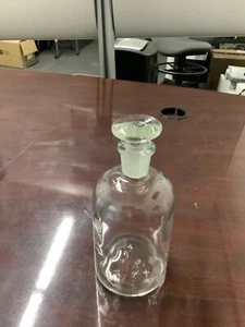 T.C.W. Co Vintage graduated solution Science Lab 500ML bottle F-2 with Stopper - Picture 1 of 9