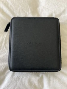 Warby Parker | Estuche de almacenamiento de viaje de 3 ranuras de cuero sintético azul marino oscuro | - Imagen 1 de 6