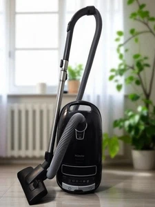 Aspiradora en bolsa con bote Miele Complete C3 PowerLine (70) - Imagen 1 de 12