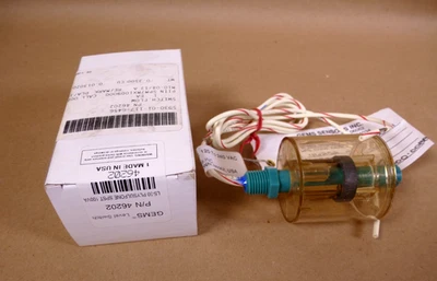 Gems Sensors 46202 LEVEL SWITCH, LS-30, 1/4"NPT, 24"LEADS, SPST, 100 VA, 50 PSI - Image 1 of 4