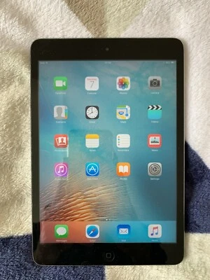 Apple iPad Mini 1st  Generation  -16 GB space grey  - Image 1 of 3